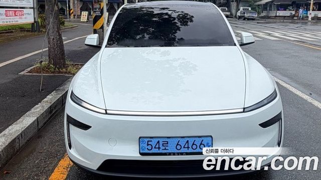 Tesla Model Y Premium RWD — пробег 700 км — фото 1 из 5