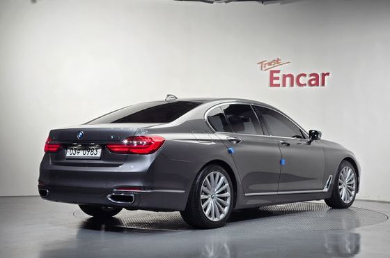 BMW 7-Series 730d xDrive — пробег 88 771 км — фото 2 из 5