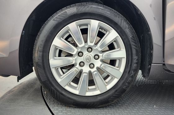 Toyota Sienna 3.5 AWD — пробег 71 587 км — фото 5 из 5