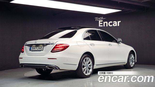 Mercedes-Benz E-Class из Кореи Encar