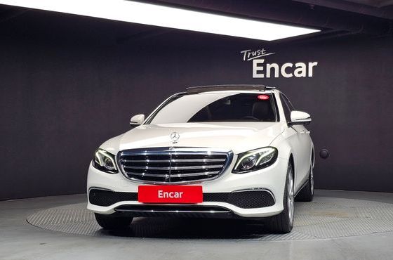 Mercedes-Benz E-Class E300 4MATIC Exclusive — пробег 66 858 км — фото 3 из 5