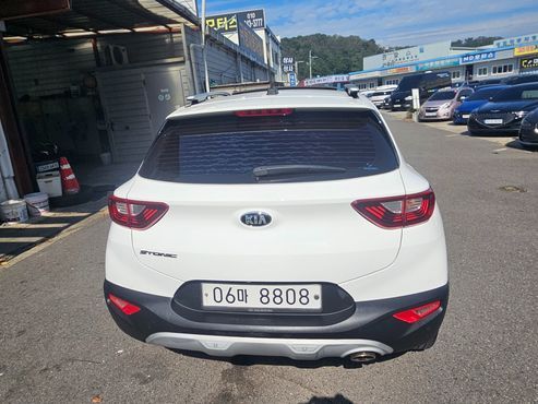 Kia Stonic Diesel 1.6 Prestige — пробег 111 290 км — фото 4 из 5