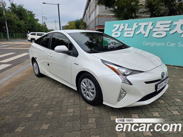 Toyota Prius 1.8 E — пробег 146 670 км — фото 2 из 5
