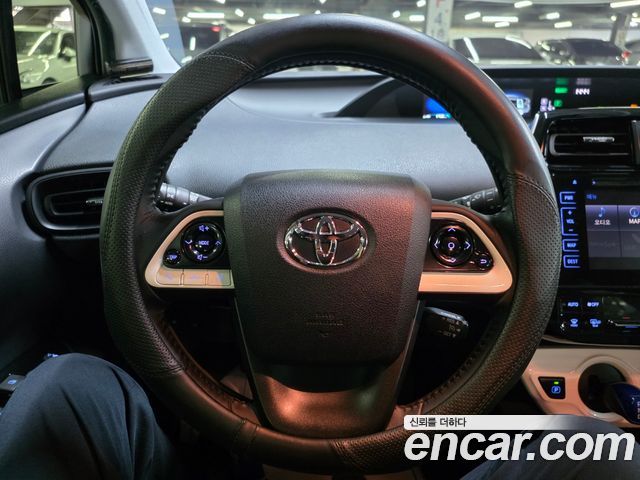 Toyota Prius 1.8 E — пробег 146 670 км — фото 5 из 5