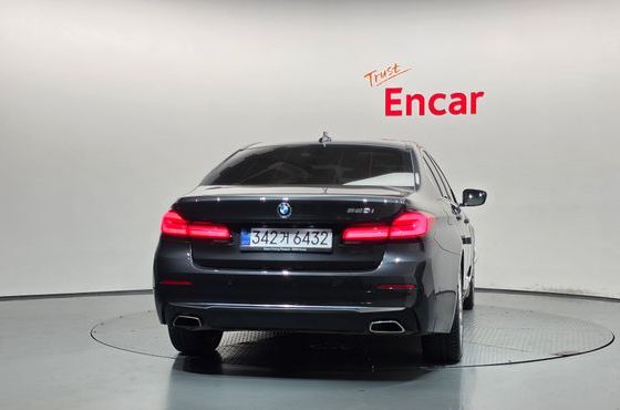 BMW 5-Series 520i Luxury — пробег 88 586 км — фото 4 из 5
