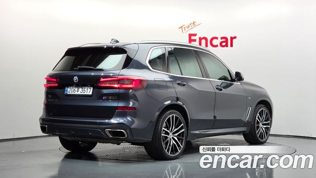 BMW X5 M50i — пробег 47 103 км — фото 2 из 5