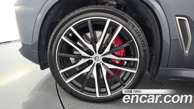 BMW X5 M50i — пробег 47 103 км — фото 5 из 5
