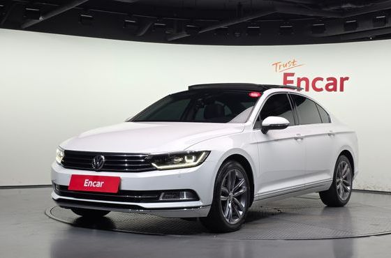 Volkswagen Passat 2.0 TDI Premium — пробег 129 638 км — фото 1 из 5