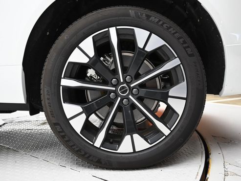 Volvo XC60 T8 Ultra Bright — пробег 3 981 км — фото 5 из 5