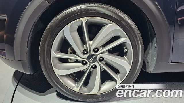 Kia Niro Prestige — пробег 177 477 км — фото 5 из 5