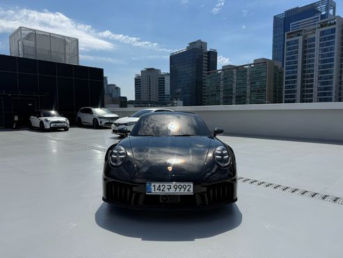 Porsche 911 Carrera 4 GTS — пробег 4 200 км — фото 2 из 5