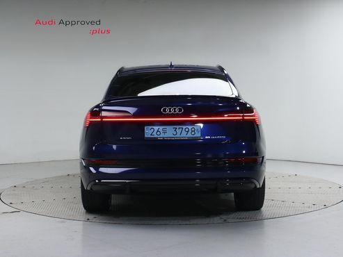 Audi e-tron 55 Quattro Sportback — пробег 31 100 км — фото 4 из 5