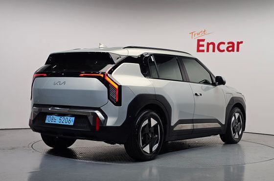 Kia EV3 Long Range 2WD Earth — пробег 15 736 км — фото 2 из 5