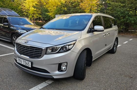 Kia Carnival 11-seater Prestige — пробег 120 000 км — фото 2 из 5
