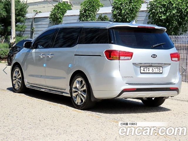 Kia Carnival из Кореи Encar