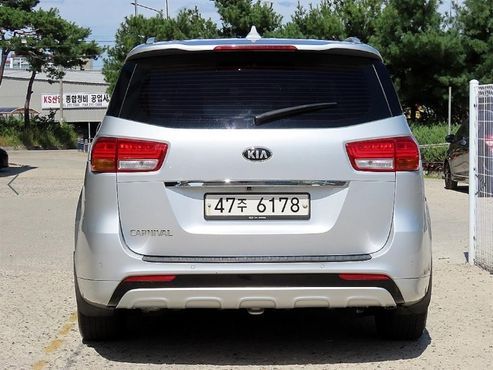 Kia Carnival 9-seater Prestige — пробег 256 121 км — фото 4 из 5