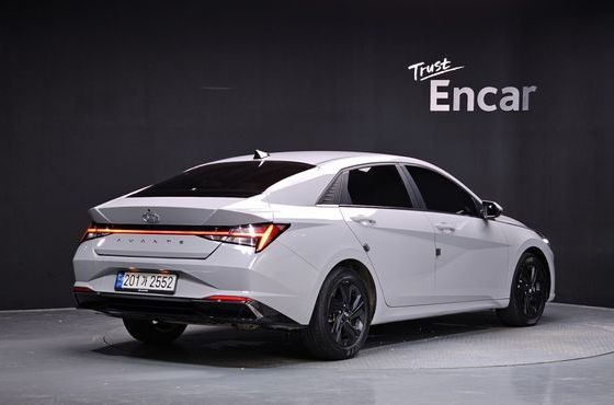 Hyundai AVANTE Inspiration — пробег 74 617 км — фото 2 из 5