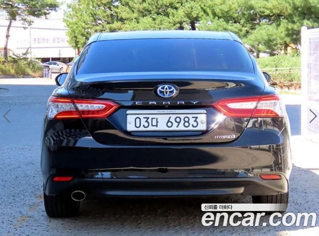 Toyota Camry 2.5 XLE Hybrid — пробег 90 920 км — фото 4 из 5