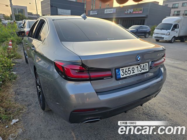 BMW 5-Series 530e M Sport — пробег 81 205 км — фото 4 из 5