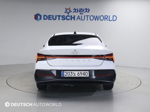 Hyundai AVANTE 1.6 Inspiration — пробег 9 906 км — фото 4 из 5