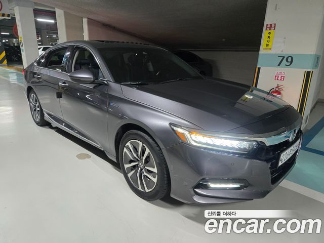 Honda Accord 2.0 Hybrid Touring — пробег 221 101 км — фото 2 из 5