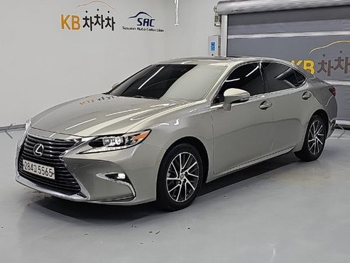 Lexus ES Supreme XV60 — пробег 49 168 км — фото 1 из 5