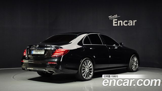 Mercedes-Benz E-Class E350 4MATIC AMG Line — пробег 144 408 км — фото 2 из 5
