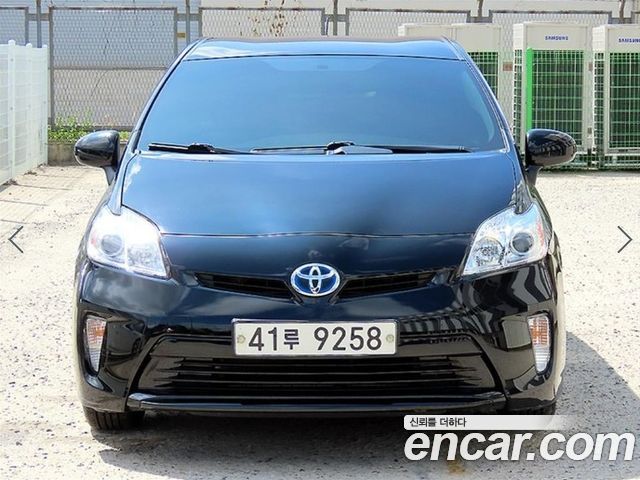 Toyota Prius 1.8 — пробег 169 306 км — фото 1 из 5