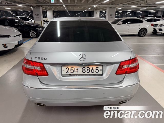 Mercedes-Benz E-Class E300 Elegance — пробег 82 700 км — фото 3 из 5