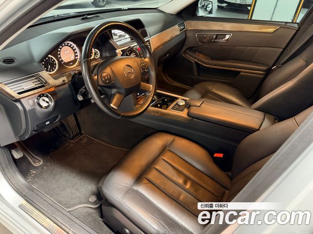 Mercedes-Benz E-Class E300 Elegance — пробег 82 700 км — фото 5 из 5
