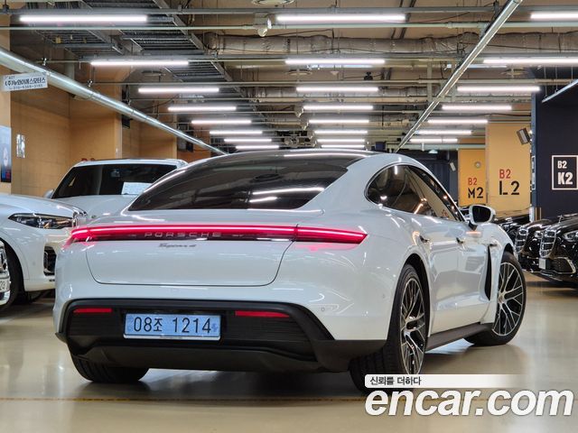 Porsche Taycan Base 4 — пробег 5 133 км — фото 3 из 5