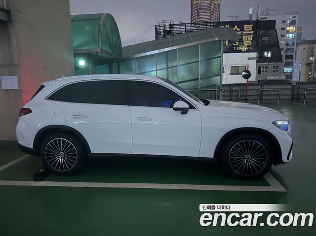 Mercedes-Benz GLC-Class GLC300 4MATIC AMG Line — пробег 1 858 км — фото 4 из 5