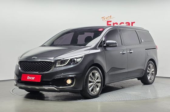 Kia Carnival 7-seater Limousine Magic Space — пробег 137 859 км — фото 1 из 5