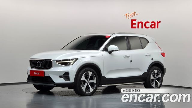 Volvo XC40 B4 Ultimate Bright — пробег 64 617 км — фото 1 из 5