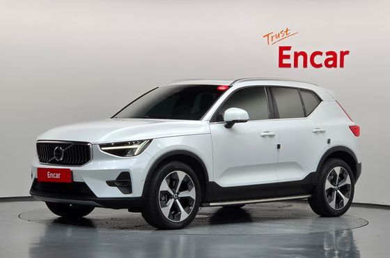 Volvo XC40 B4 Ultimate Bright — пробег 64 617 км — фото 1 из 5