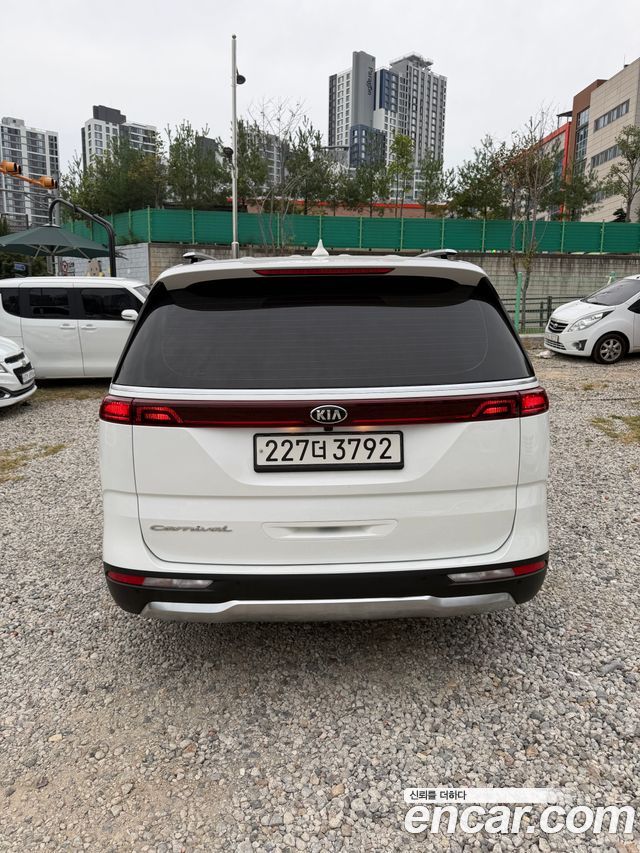 Kia Carnival из Кореи Encar