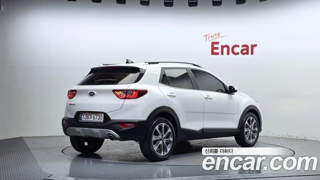 Kia Stonic 1.4 Prestige — пробег 44 970 км — фото 2 из 5