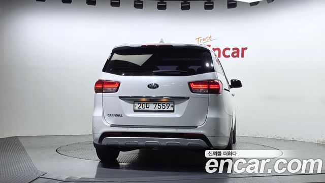Kia Carnival из Кореи Encar