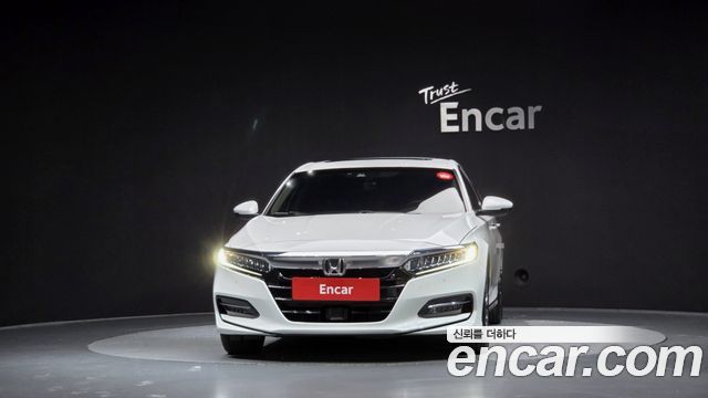 Honda Accord 2.0 Hybrid Touring — пробег 111 409 км — фото 3 из 5