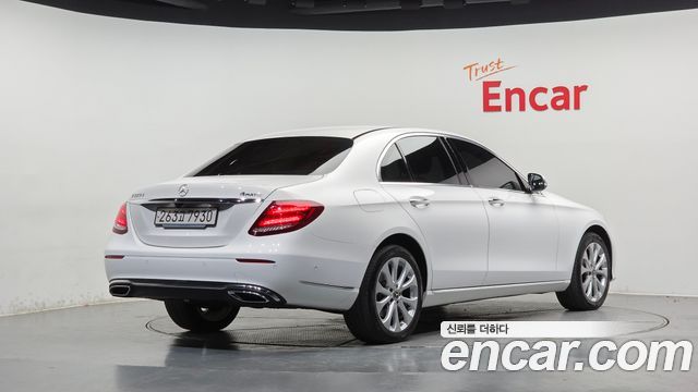 Mercedes-Benz E-Class из Кореи Encar