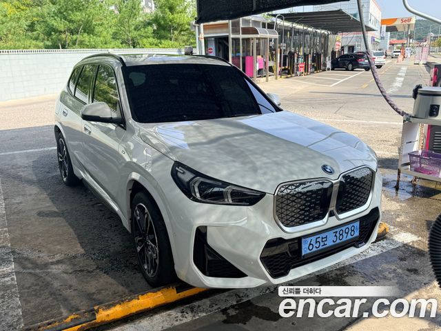 BMW iX1 xDrive 30 M Sport — пробег 38 264 км — фото 2 из 5