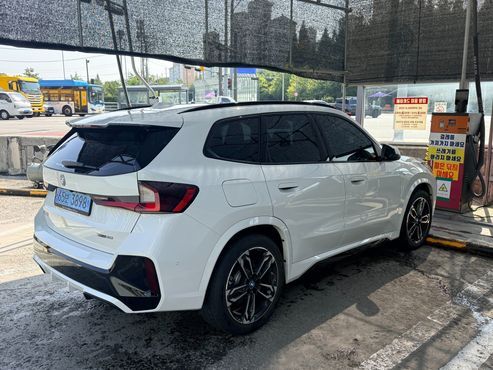 BMW iX1 xDrive 30 M Sport — пробег 38 264 км — фото 4 из 5
