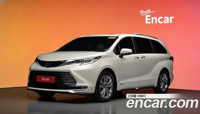 Toyota Sienna 2.5 Hybrid 2WD — пробег 37 474 км — фото 1 из 5