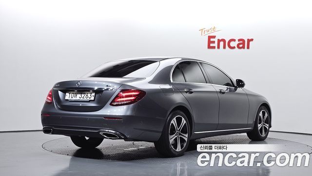 Mercedes-Benz E-Class из Кореи Encar