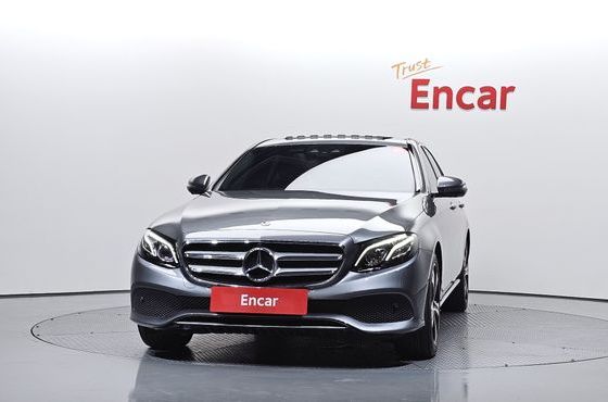 Mercedes-Benz E-Class E300 4MATIC Avnatgarde — пробег 80 438 км — фото 3 из 5