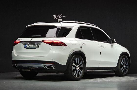 Mercedes-Benz GLE-Class GLE300d 4MATIC — пробег 64 551 км — фото 2 из 5
