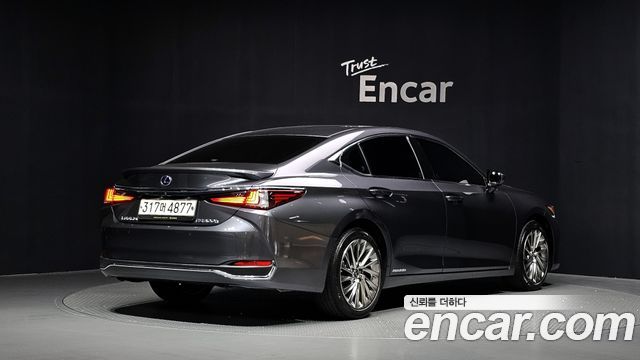 Lexus ES Executive — пробег 35 474 км — фото 2 из 5