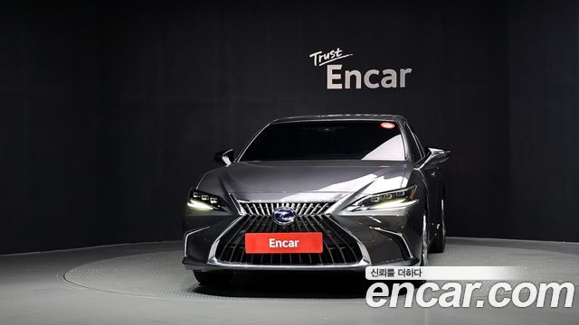 Lexus ES Executive — пробег 35 474 км — фото 3 из 5