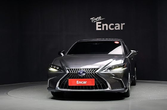 Lexus ES Executive — пробег 35 474 км — фото 3 из 5