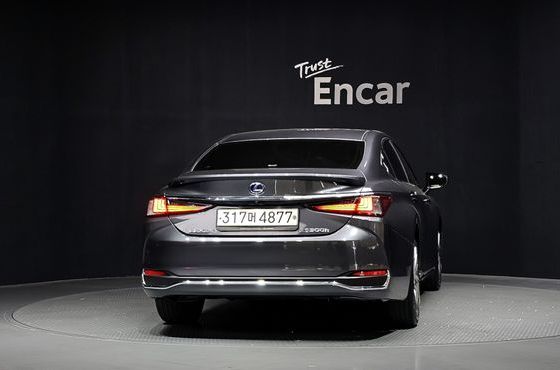 Lexus ES Executive — пробег 35 474 км — фото 4 из 5